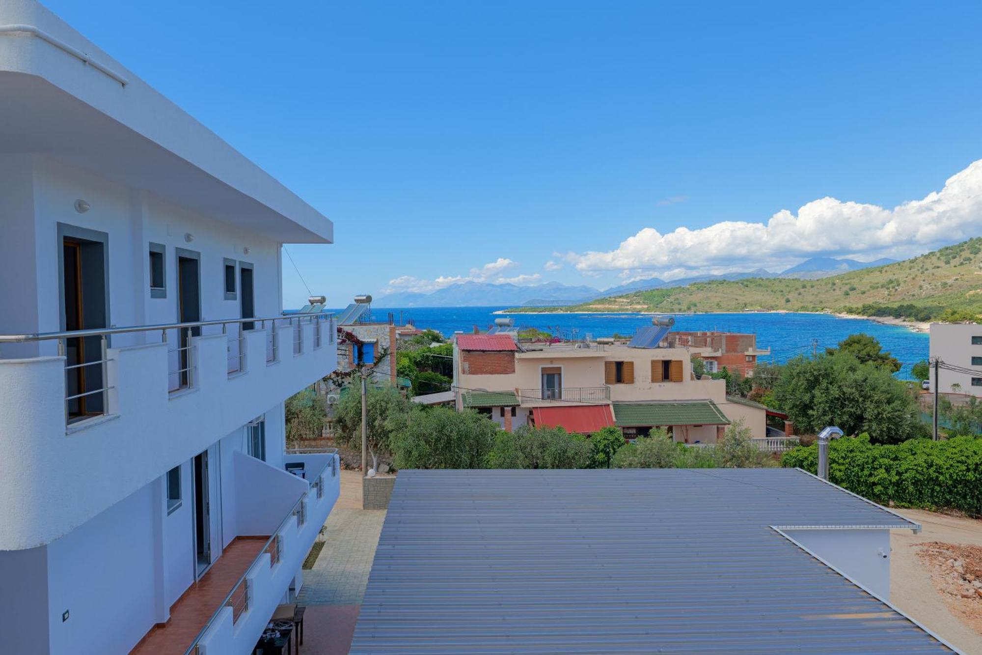 Hotel Deja Vu Ksamil Exterior photo