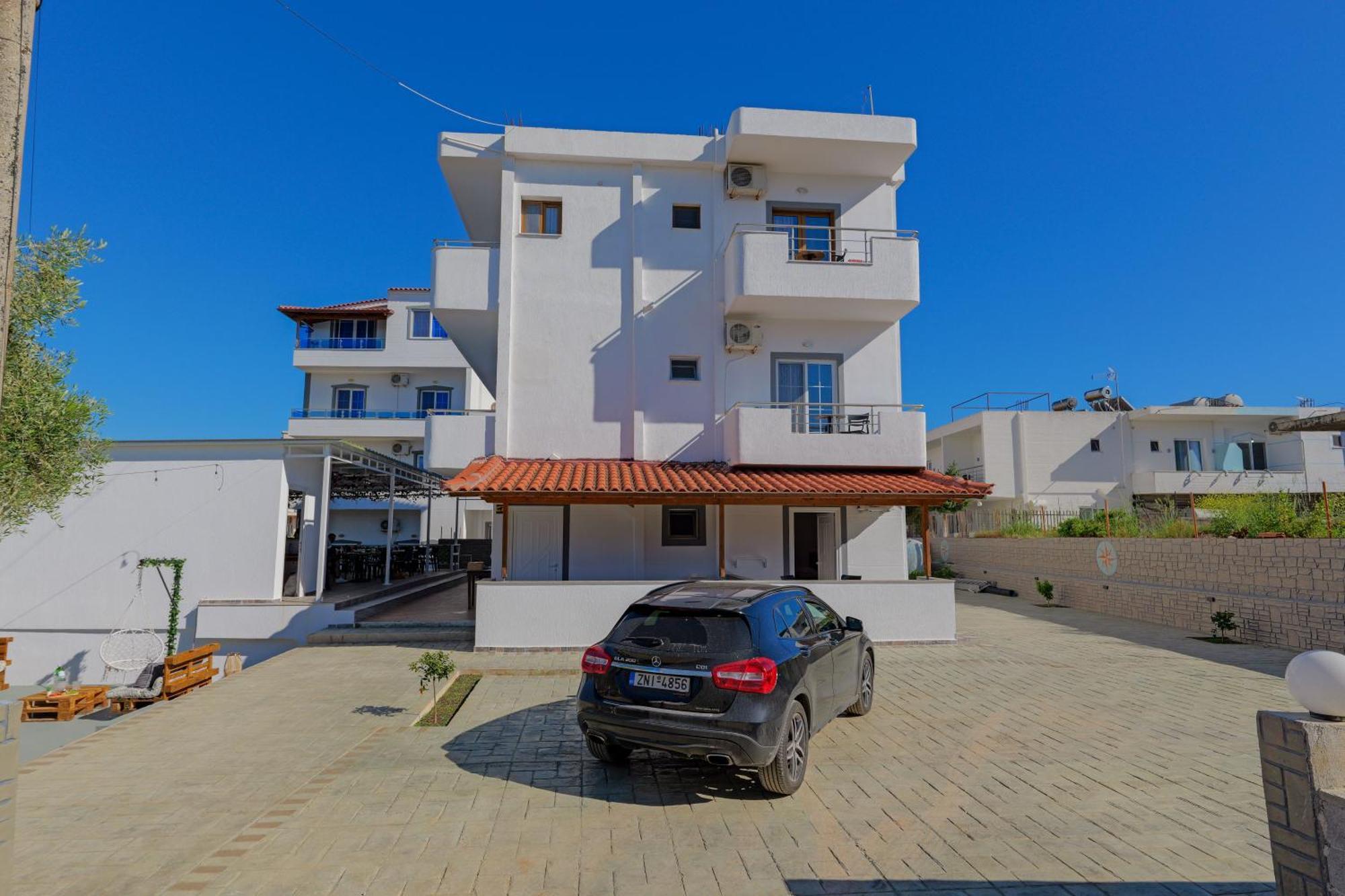 Hotel Deja Vu Ksamil Exterior photo